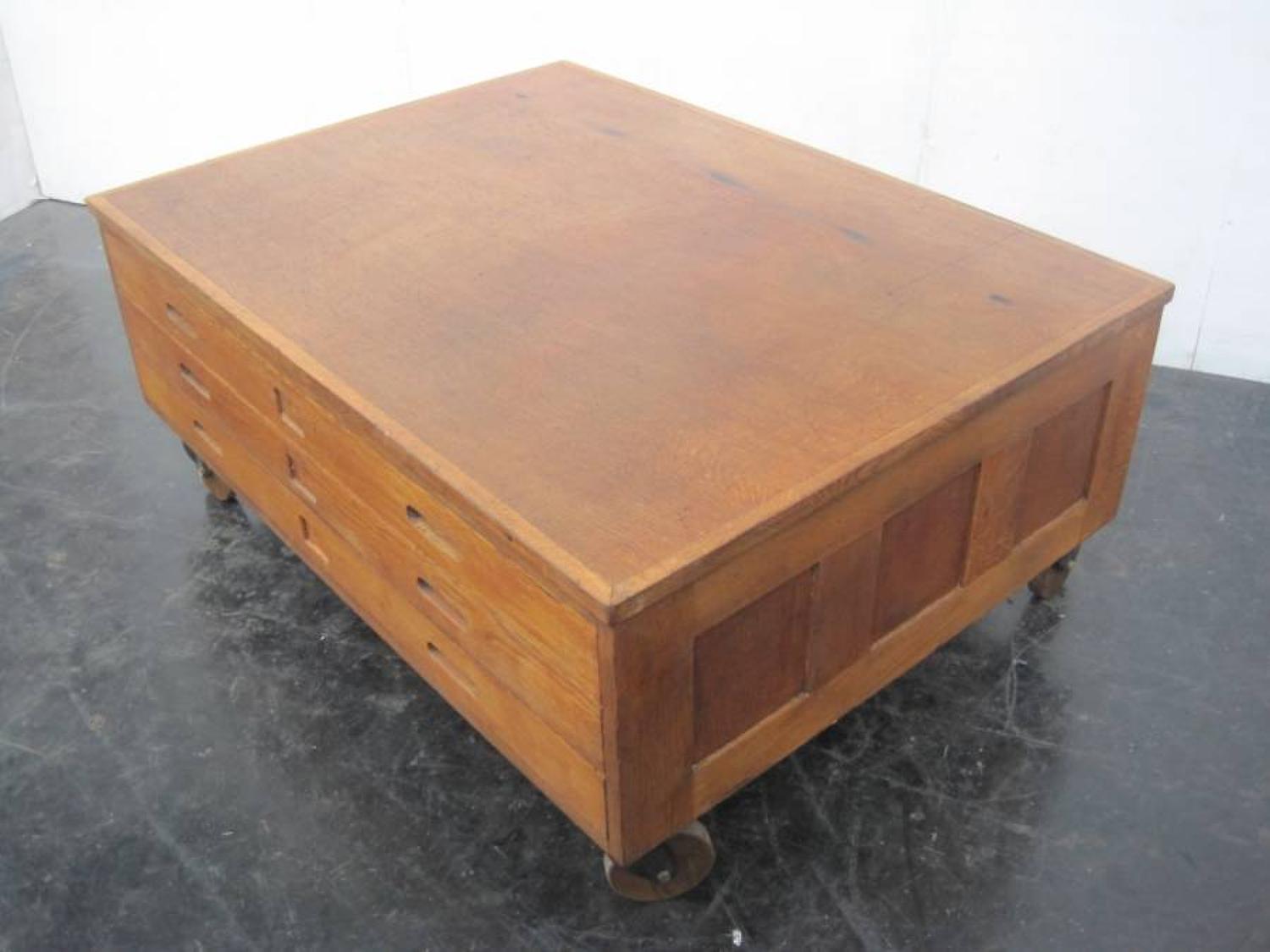 Vintage Plan chest coffee table