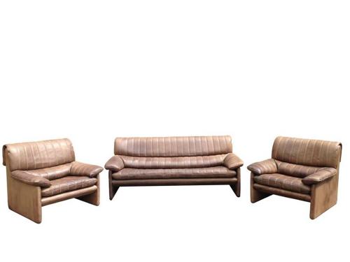 Leather sofa and two armchairs by De Sede