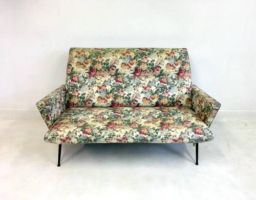1950s Italian angular sofa with metal legs