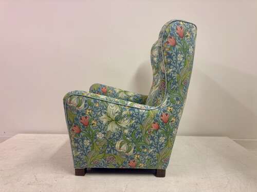 Mid Century Model 1672 Danish Armchair by Fritz Hansen