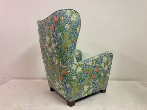 Mid Century Model 1672 Danish Armchair by Fritz Hansen