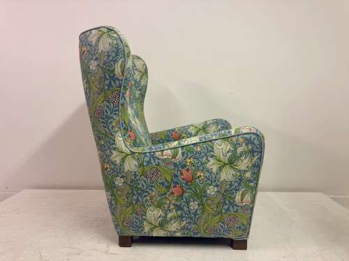 Mid Century Model 1672 Danish Armchair by Fritz Hansen